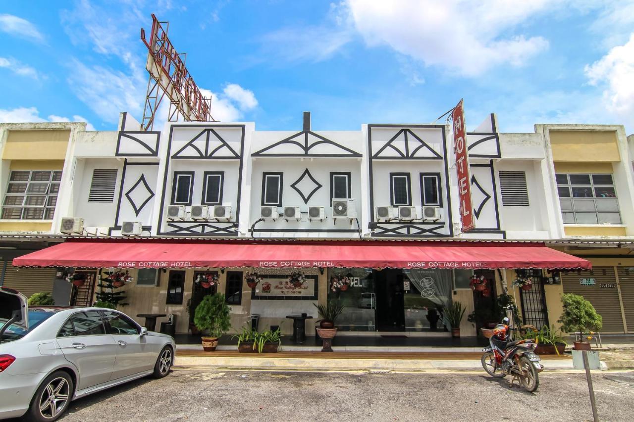 Rose Cottage Hotel Taman Daya Джохор-Бару Экстерьер фото