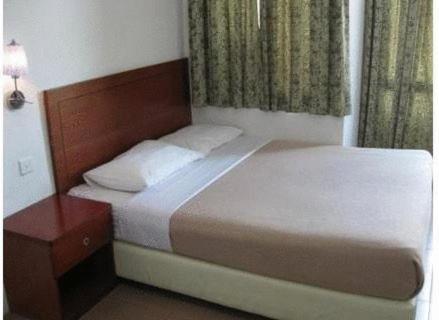 Rose Cottage Hotel Taman Daya Джохор-Бару Экстерьер фото